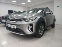 Usado Kia Stonic 100 CV (73 kW) 2024 Gris SUV