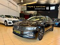 Usado VW Passat Executive 120 CV (88 kW) 2020 Gris / plata Berlina