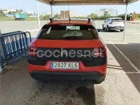 Usado Citroën C4 Feel 100 CV (73 kW) 2018 Rojo Berlina