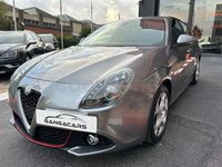 Usado Alfa Romeo Giulietta 120 CV (88 kW) 2018 Gris / plata Utilitario