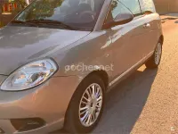 Usado Lancia Ypsilon 69 CV (50 kW) 2011 Beige Utilitario