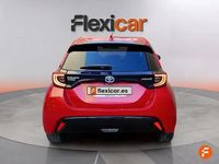 Usado Toyota Yaris Hybrid Style 116 CV (85 kW) 2022 Rojo