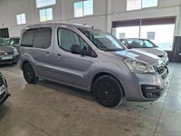 Usado Peugeot Partner Tepee Active 100 CV (73 kW) 2017 Gris Monovolumen