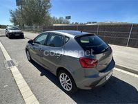 Usado Seat Ibiza CONNECT 105 CV (77 kW) 2016 Gris / plata Berlina