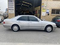 Käytetty Mercedes E200 Elegance 163 HP (119 kW) 2000 Harmaa Sedan