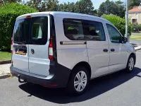 Usado VW Caddy 102 CV (75 kW) 2022 Gris / plata Monovolumen