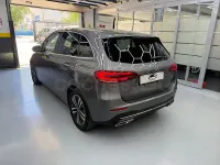 Usado Mercedes B200 150 CV (110 kW) 2021 Gris / plata Monovolumen