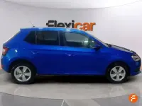 Usado Skoda Fabia 75 CV (55 kW) 2019 Azul Utilitario