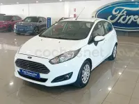 Usado Ford Fiesta Trend 75 CV (55 kW) 2015 Blanco Utilitario