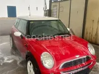 Usado Mini ONE 90 CV (66 kW) 2004 Rojo Utilitario