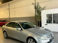 Usado Mercedes C200 136 CV (100 kW) 2010 Gris / plata Familiar