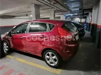 Usado Ford Fiesta Trend 90 CV (66 kW) 2009 Rojo Berlina