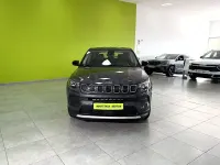 Usado Jeep Compass Limited 131 CV (96 kW) 2025 Gris / plata SUV