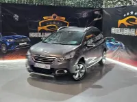 Usado Peugeot 2008 Allure 110 CV (80 kW) 2016 Gris / plata SUV