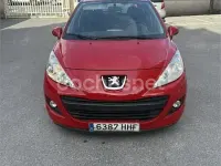 Usado Peugeot 207 75 CV (55 kW) 2011 Rojo Berlina