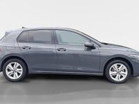 Usado VW Golf VIII Life 115 CV (84 kW) 2023 Gris / plata Berlina