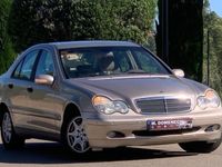 Usado Mercedes C220 Classic 143 CV (105 kW) 2003 Amarillo Berlina
