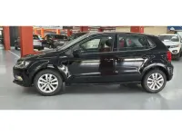 Usado VW Polo Advance 90 CV (66 kW) 2017 Negro Utilitario