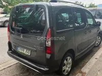 Usado Peugeot Partner Tepee Outdoor 92 CV (67 kW) 2015 Gris / plata Monovolumen
