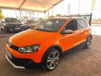 Usado VW Polo Cross 90 CV (66 kW) 2011 Naranja Utilitario
