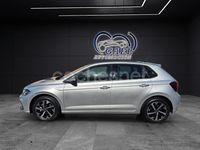 Usado VW Polo Life 95 CV (69 kW) 2023 Gris / plata Berlina