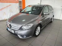 Usado Mercedes B180 109 CV (80 kW) 2016 Gris / plata Utilitario