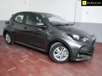Usado Toyota Yaris Business Edition 116 CV (85 kW) 2026 Gris Utilitario