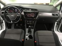 Usado VW Touran Advance 150 CV (110 kW) 2017 Blanco Monovolumen