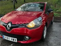 Usado Renault Clio IV Authentique 75 CV (55 kW) 2014 Rojo Berlina