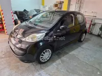 Usado Peugeot 107 68 CV (50 kW) 2006 Negro Utilitario