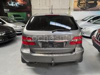 Usado Mercedes B200 140 CV (102 kW) 2009 Gris / plata Monovolumen