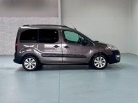 Usado Peugeot Partner Tepee Style 120 CV (88 kW) 2018 Marrón Monovolumen