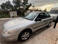 Usado Mitsubishi Carisma 100 CV (73 kW) 1999 Gris / plata Berlina