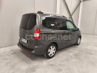 Usado Ford Tourneo Courier Trend 100 CV (73 kW) 2017 Beige Monovolumen