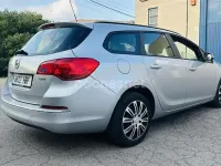 Usado Opel Astra Business 110 CV (80 kW) 2013 Gris / plata Familiar