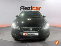 Usado Seat Leon Style 130 CV (95 kW) 2020 Negro