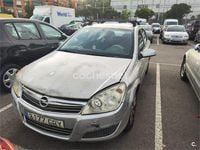 Usado Opel Astra Cosmo 100 CV (73 kW) 2008 Gris / plata Berlina