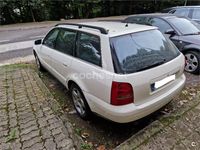 Usado Audi A4 150 CV (110 kW) 1999 Blanco Familiar