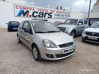 Usado Ford Fiesta Ambiente 68 CV (50 kW) 2007 Gris / plata Berlina
