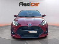 Usado Toyota Yaris Hybrid Active 116 CV (85 kW) 2023 Granate Berlina