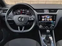 Usado Skoda Octavia Style 150 CV (110 kW) 2019 Gris / plata Berlina