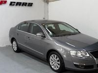 Usado VW Passat Highline 140 CV (102 kW) 2007 Gris / plata Berlina