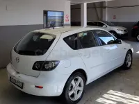 Usado Mazda 3 Active 109 CV (80 kW) 2007 Blanco Berlina