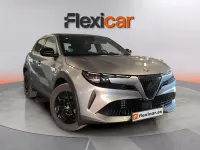 Usado Alfa Romeo Junior 136 CV (100 kW) 2025 Gris SUV