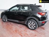 Usado Kia Stonic 120 CV (88 kW) 2022 Negro SUV
