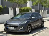 Usado Hyundai i30 110 CV (80 kW) 2016 Gris / plata Berlina
