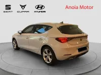 Usado Seat Leon FR 116 CV (85 kW) 2025 Blanco Berlina