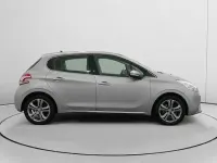 Usado Peugeot 208 Allure 82 CV (60 kW) 2015 Gris Utilitario