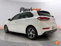 Usado Hyundai i30 120 CV (88 kW) 2021 Blanco Berlina