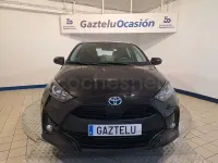 Usado Toyota Yaris Hybrid Business Edition 116 CV (85 kW) 2022 Negro Berlina